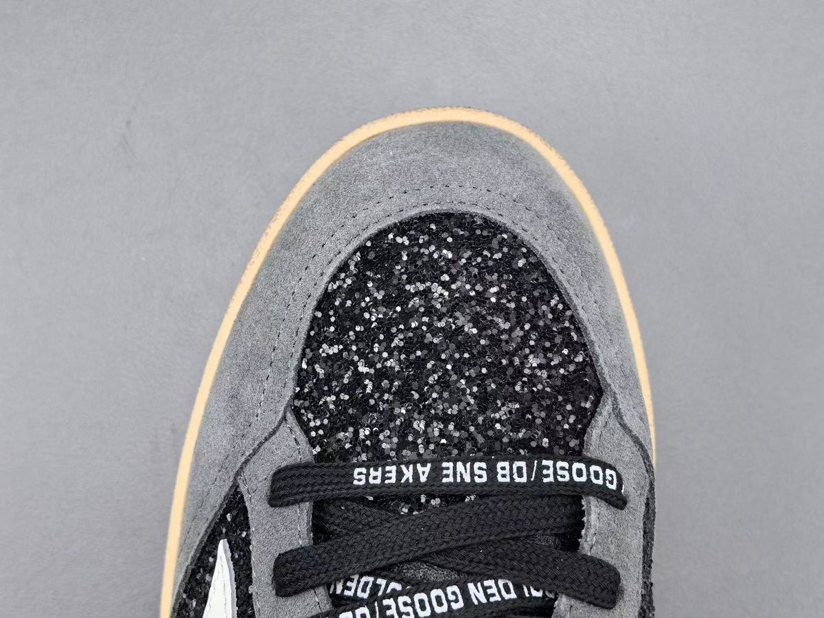 Golden Goose Super-Star Modelo 17