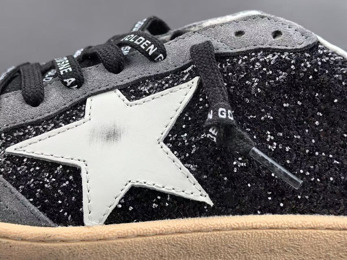 Golden Goose Super-Star Modelo 17