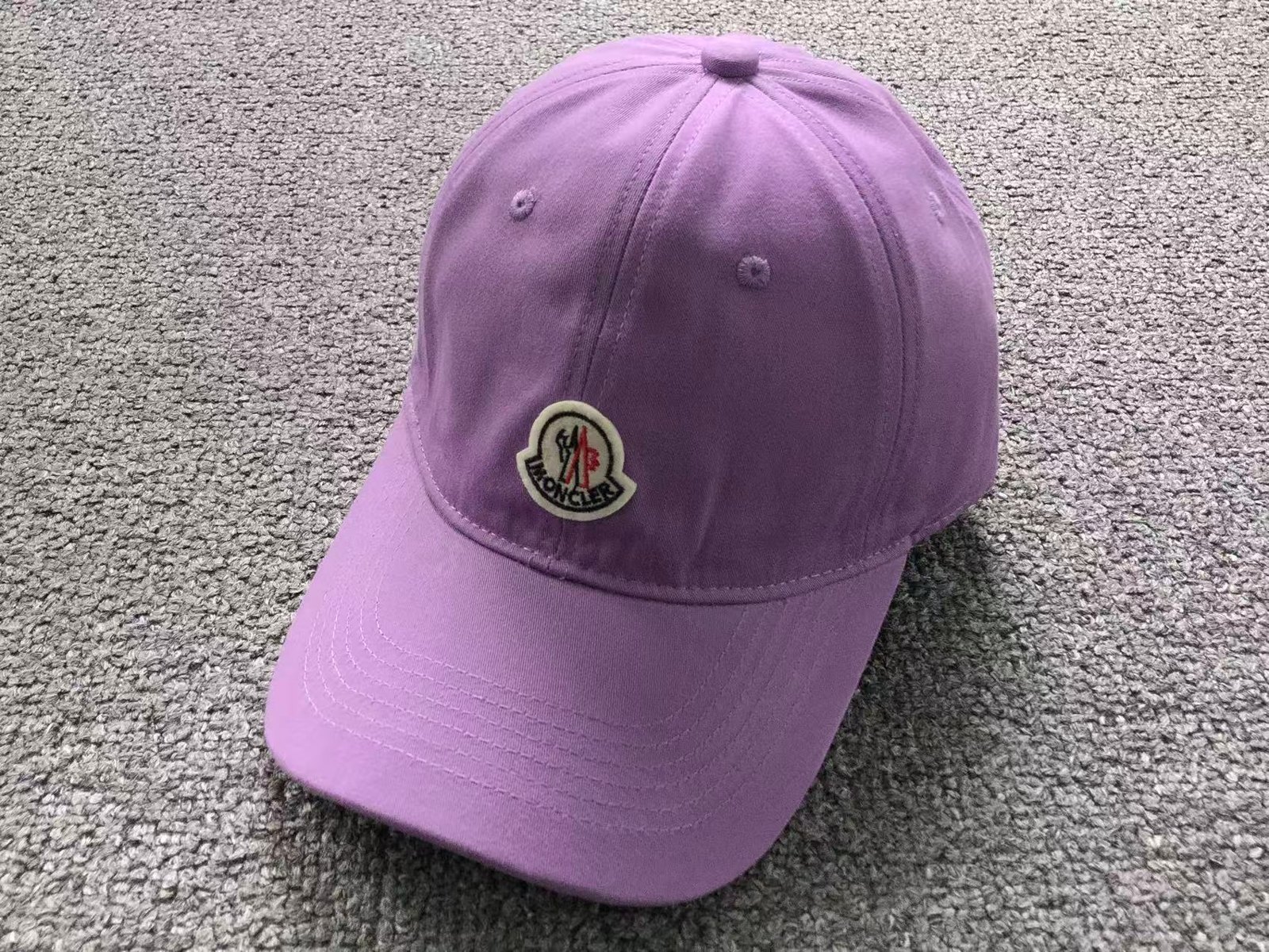 Boné Moncler Logo Bordado Roxo