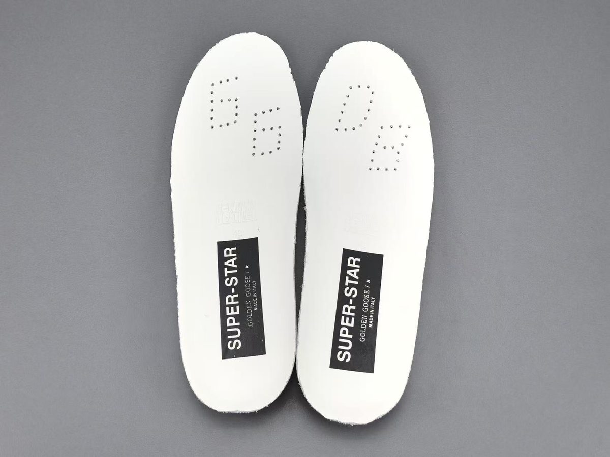 Golden Goose Super-Star Modelo 17