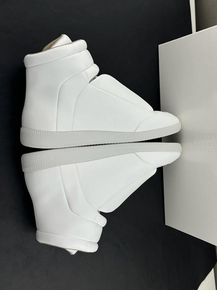Maison Margiela Two-Layer Leather Modelo 09